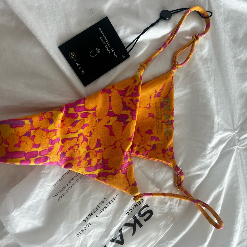Skatie Harli bottom size XS
Daybreak